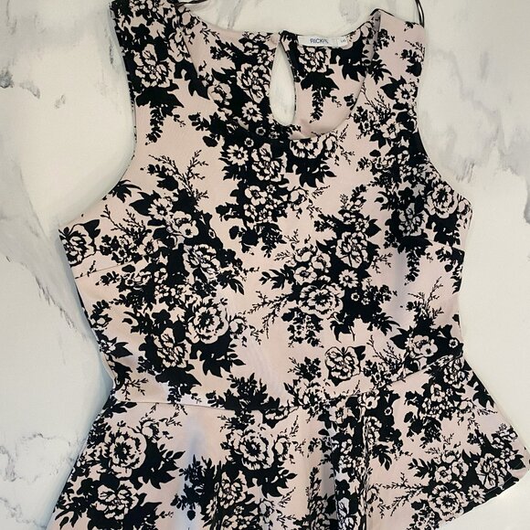 Ricki's - Printed & Textured , Sleeveless top, peplum-style, Black/Rose - Size L - Picture 1 of 10